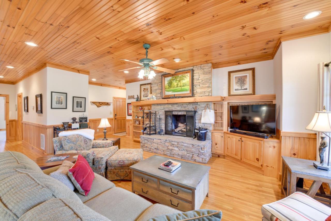 Inviting Cashiers Condo Deck And Golf Course Views! エクステリア 写真