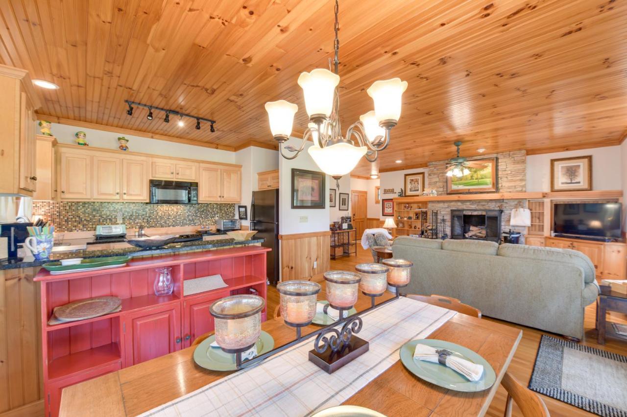 Inviting Cashiers Condo Deck And Golf Course Views! エクステリア 写真