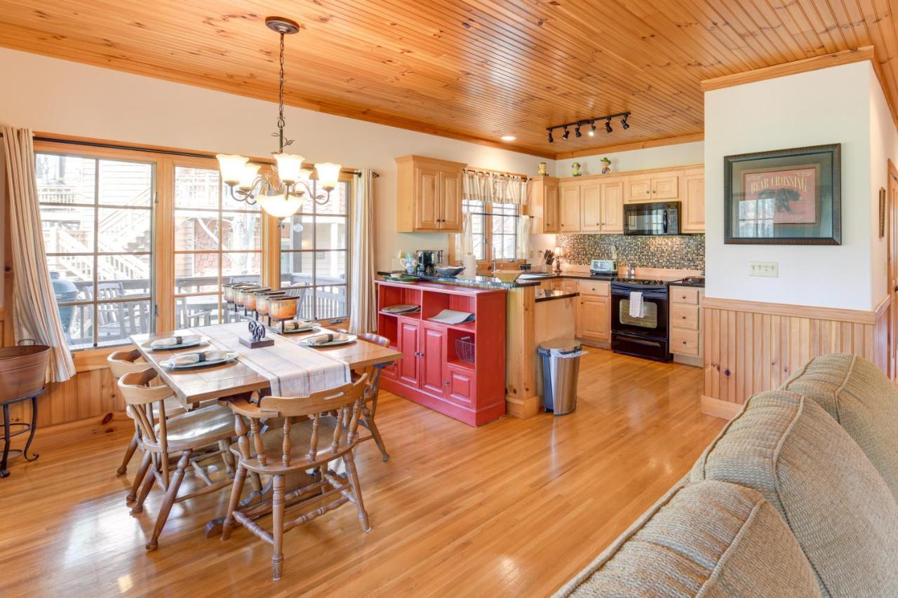Inviting Cashiers Condo Deck And Golf Course Views! エクステリア 写真