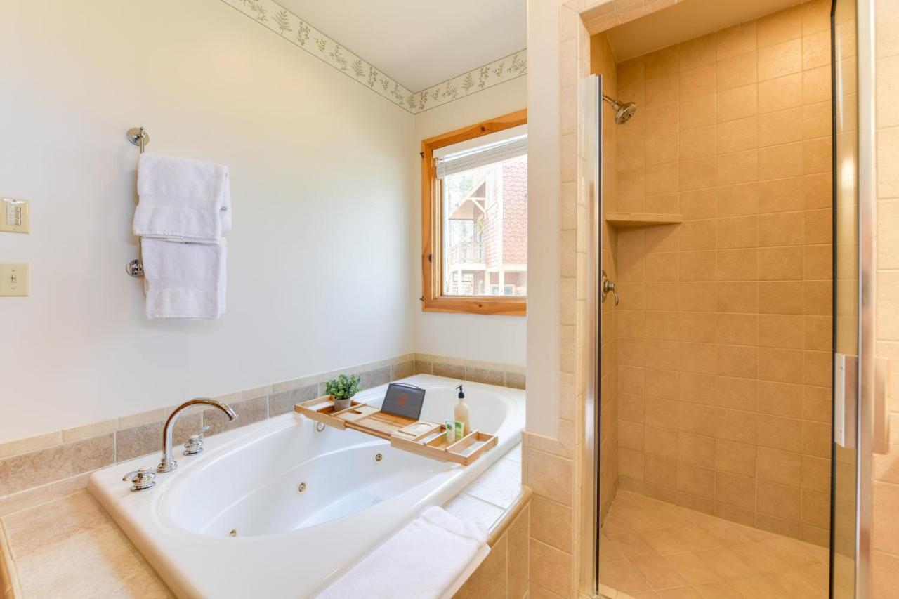 Inviting Cashiers Condo Deck And Golf Course Views! エクステリア 写真